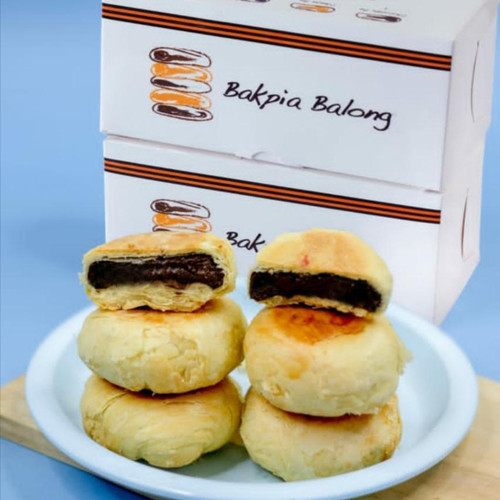 7 Oleh-oleh Khas Solo Kekinian Yang Legendaris 10 oleh oleh solo Bakpia Balong