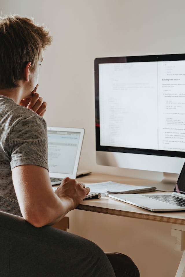 Manfaat Source Code dan Subject Code Dalam Pengembangan Perangkat Lunak