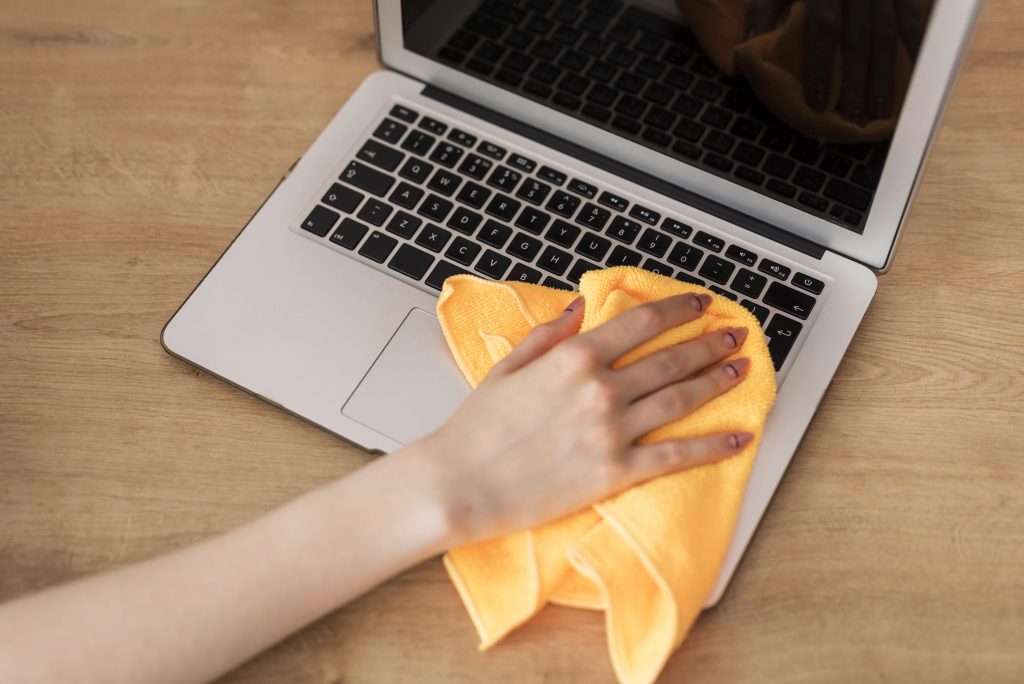 Laptop Masih Lemot? 8 Cara Ini Atasi Laptop Secara Ampuh
(Sumber : Freepick)