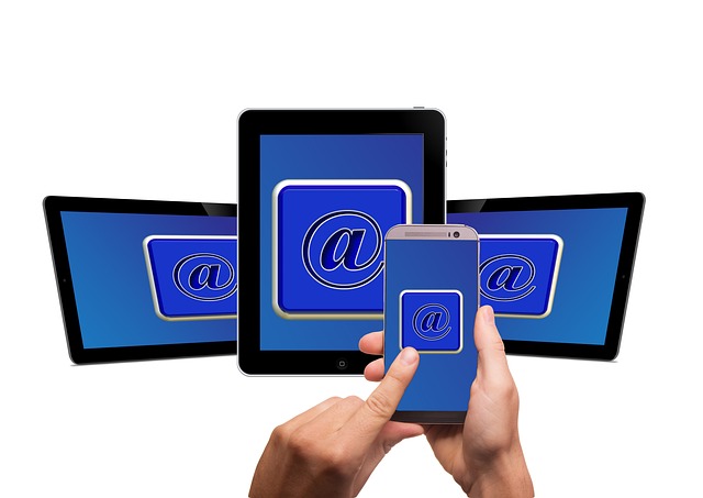 Cara forward email