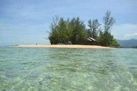 Keindahan Pulau Gosong