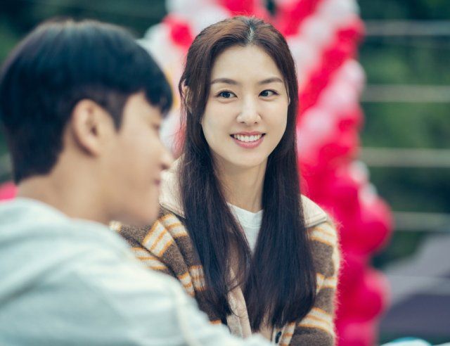 Photos New Stills Added for the Upcoming Korean Drama Red Balloon