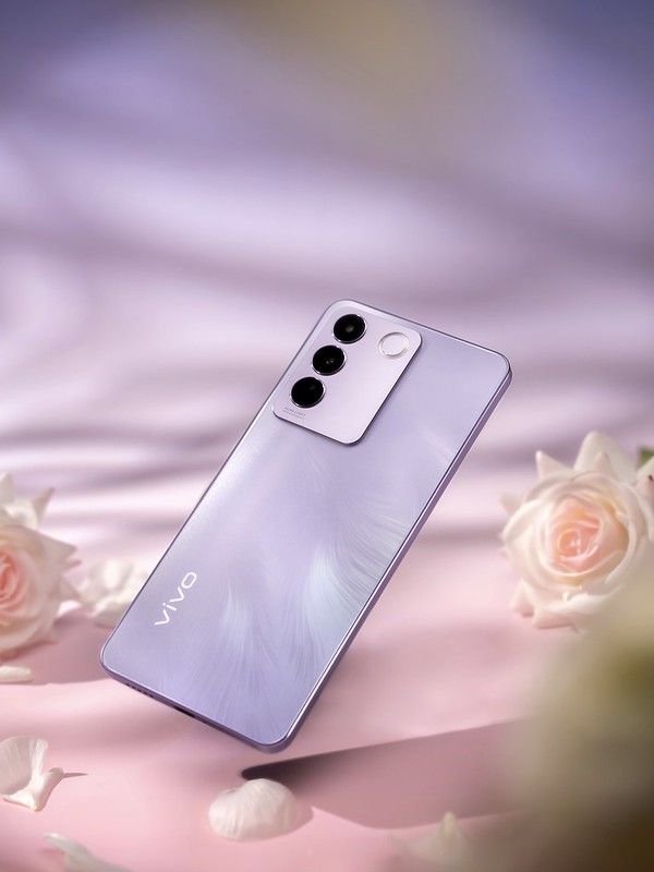 The first ever pocket studio device in the industry the vivo V27 Series now officially released